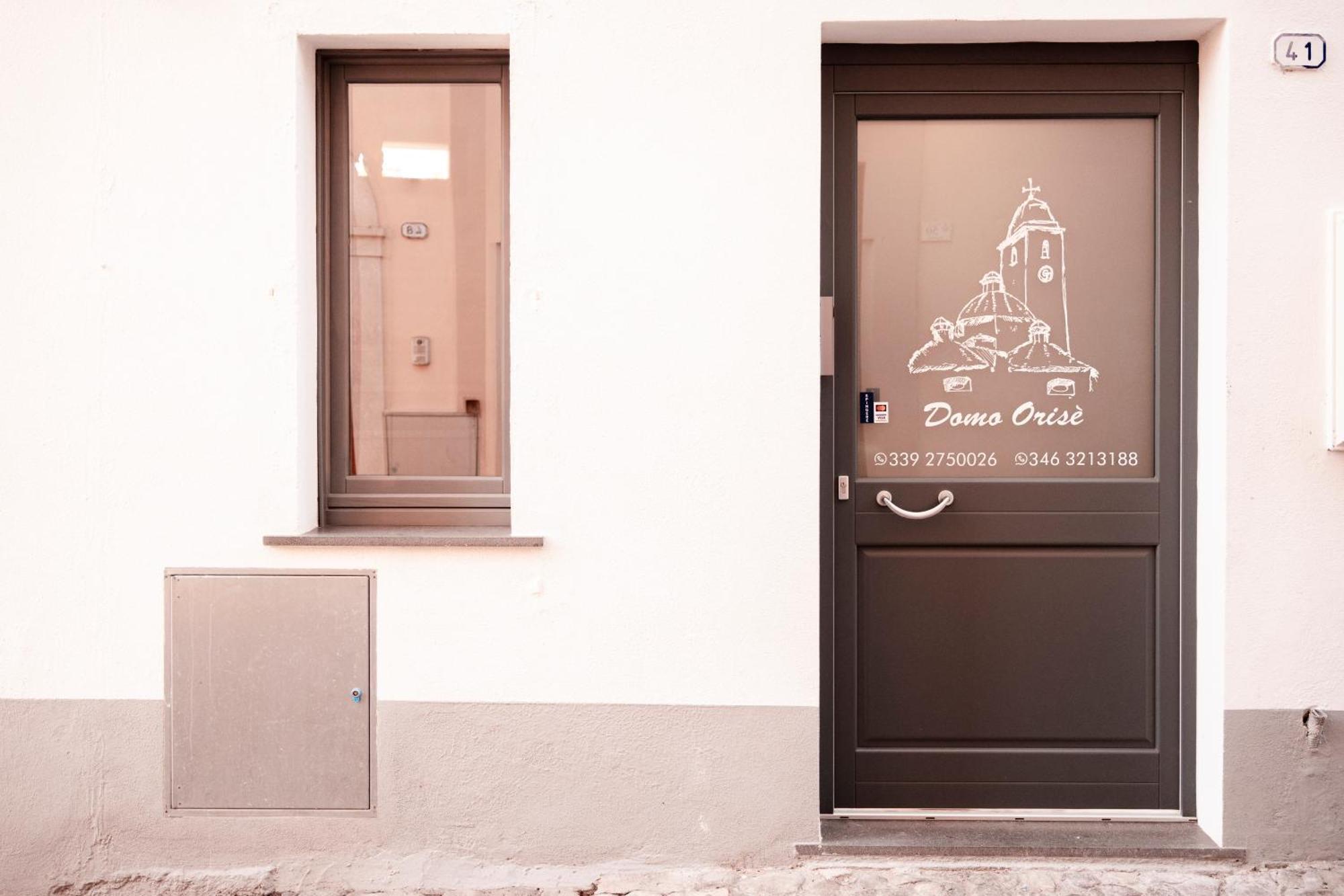 Domo Orise Alloggio In Pieno Centro Orosei Luaran gambar